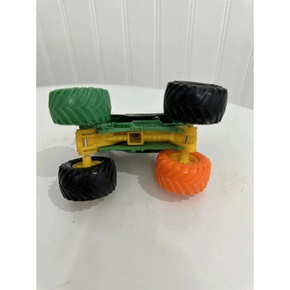 Monster Jam Dragon 1/64 Die Cast Series 30 Black Green Orange Wheels - Picture 6 of 6